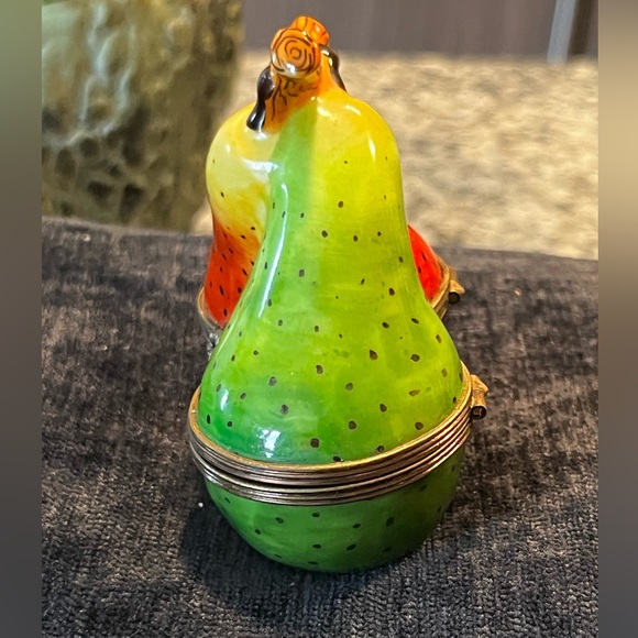 Limoges pears with painted flower inside one of a kind, authentic - Picture 4 of 6